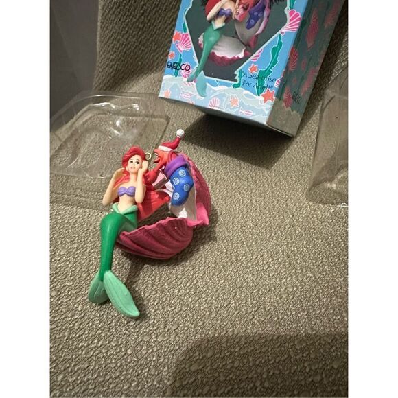 Enesco Disney The Little Mermaid Ornament A Sea-prise For Ariel Sebastian w Box - Picture 9 of 12